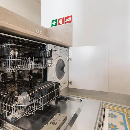 Fancy Downtown By Lovelystay