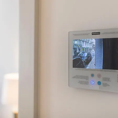 Fancy Downtown By Lovelystay