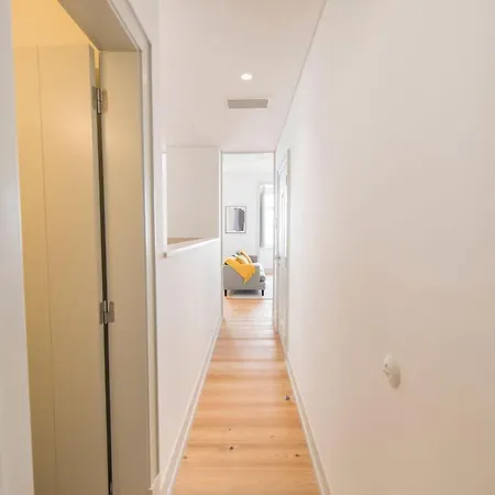 Apartman Fancy Downtown By Lovelystay